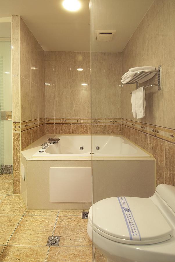 Zhi Baishan Motel Zhunan Zewnętrze zdjęcie